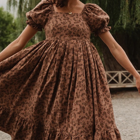 Floral Brown Puff Sleeve Dress - Picture 1 of 2